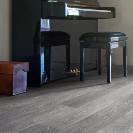 50 LVRE 634 evp vinyl flooring roomscene 1