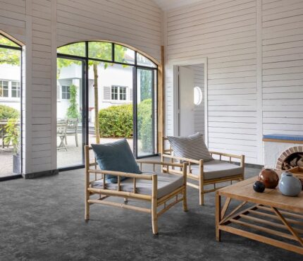UU001 04298 ROOM