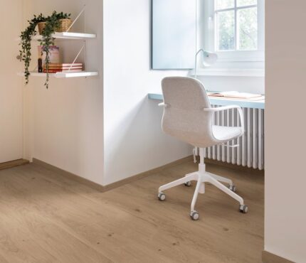 UU002 04356 ROOM