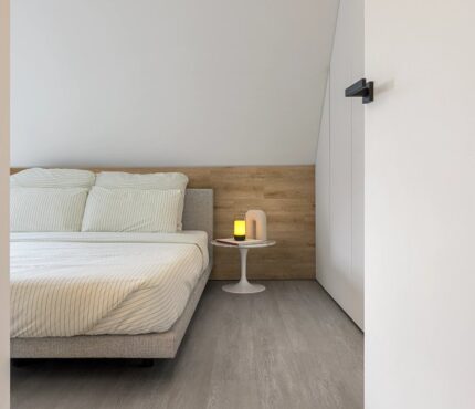 VV441 01203 ROOM