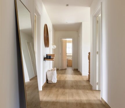 VV441 01207 ROOM