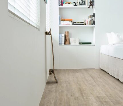 VV740 00211 ROOM