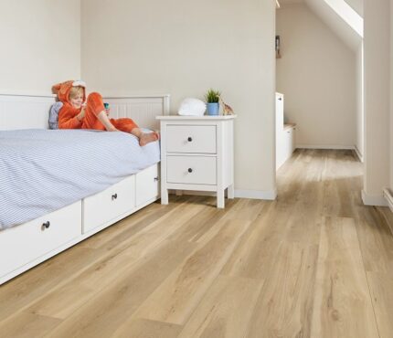 VV741 00979 ROOM