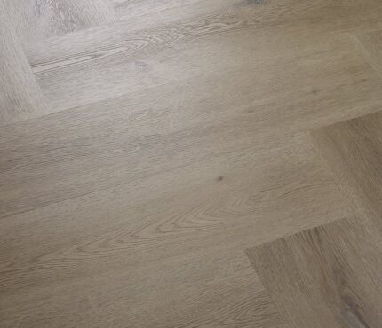VV745 00995 ANGLED