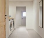 VV837 03392 ROOM 1